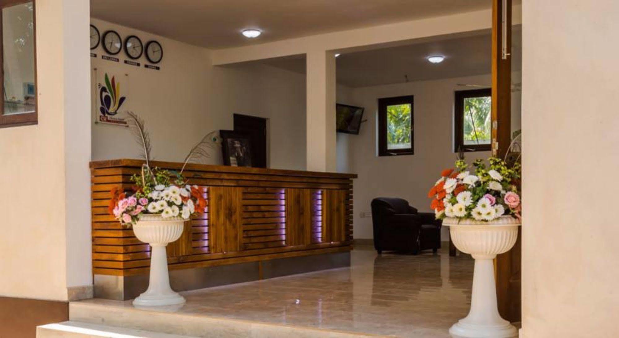 Hotel Chenra Kataragama Kültér fotó